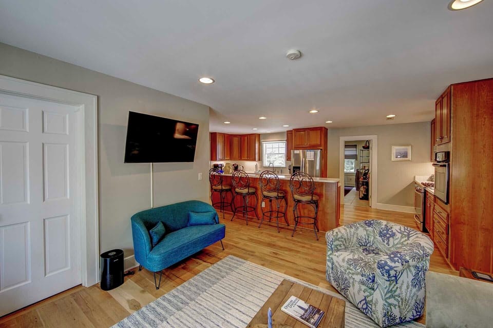 Back Living Room (3)