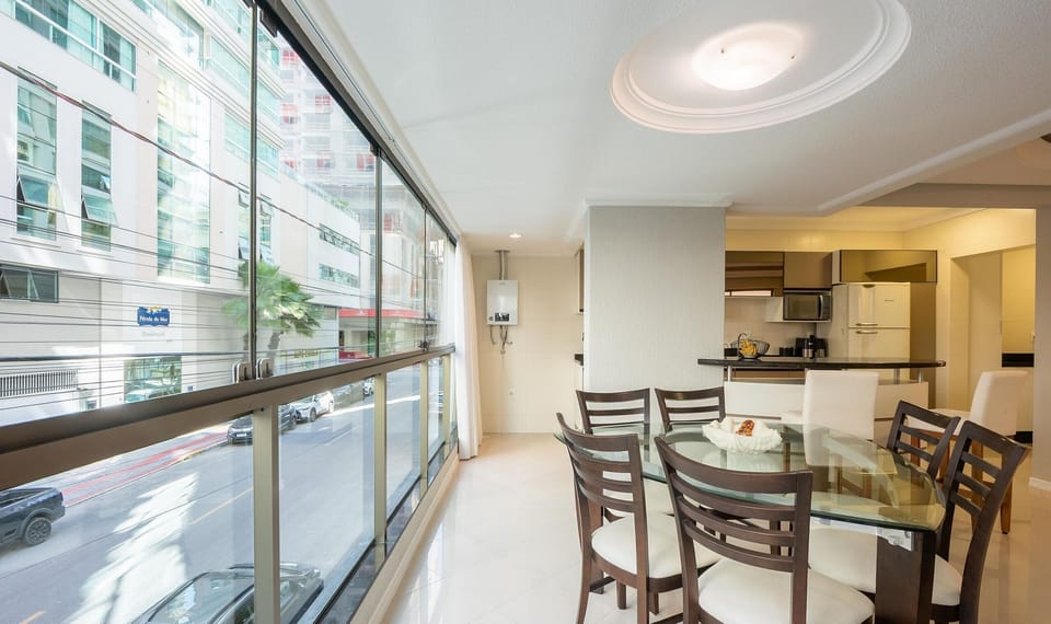 Basic Apartment | Dining
