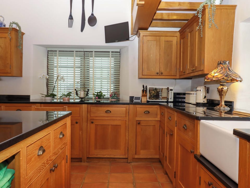 Dishwasher, cookware/dishes/utensils