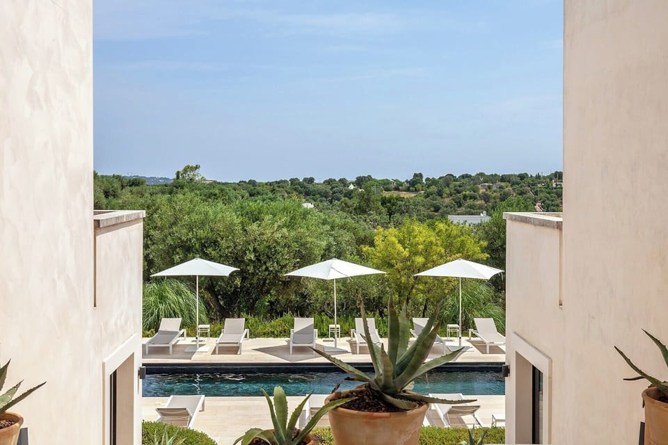 Views over the pool and the countryside from the top of the steps.