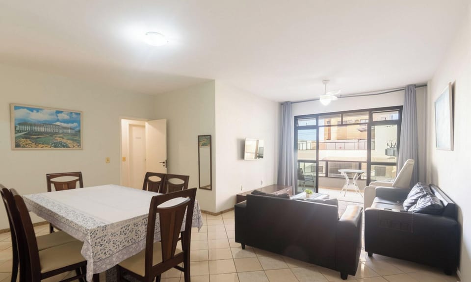 Basic Apartment | Living area | TV