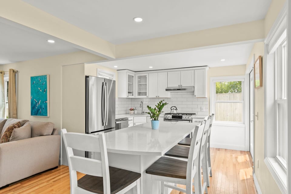 Kitchen with counter top seating