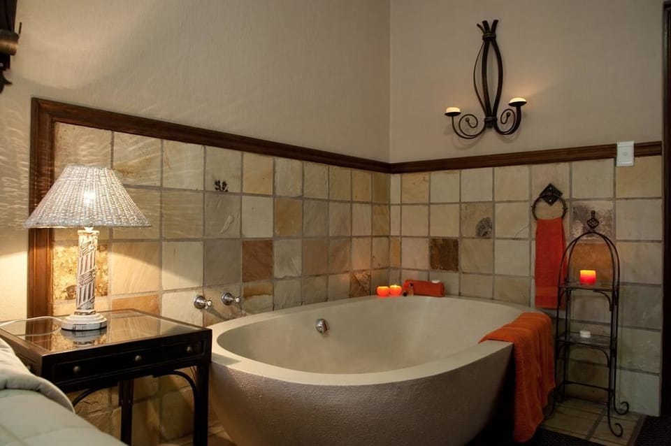 Luxury Room (Bathtub Only) | Deep soaking bathtub