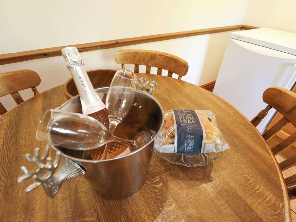 Cottage | Food and drink