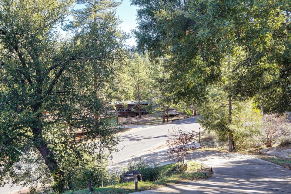Parking | Driveway (3 Vehicles)