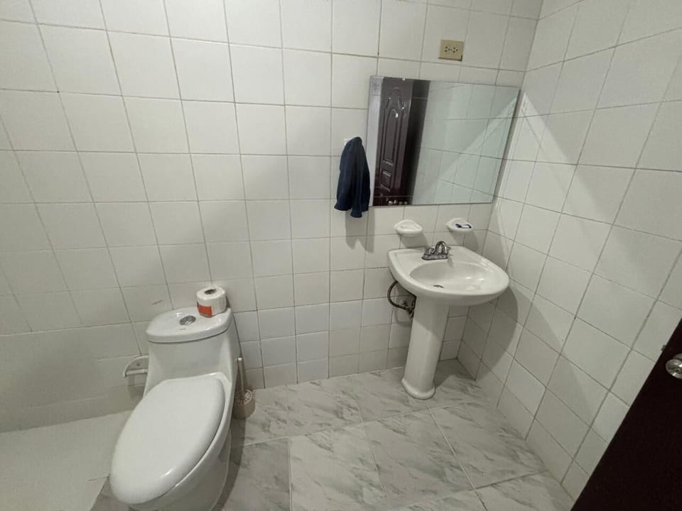 Single Room, Balcony | Bathroom | Combined shower/tub, towels, soap, shampoo