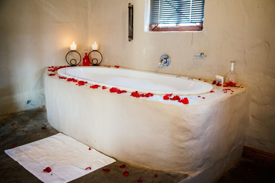 Honeymoon Suite, Jetted Tub | Deep soaking bathtub