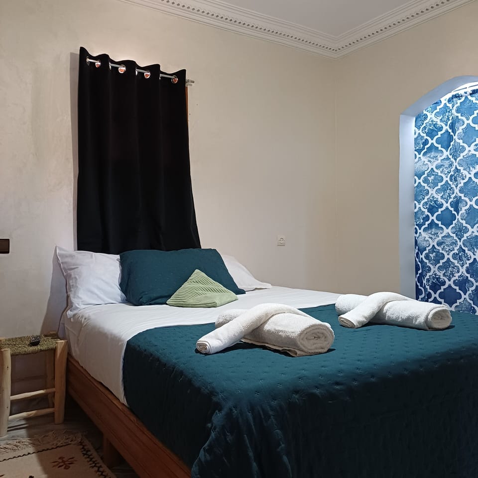 Junior Double Room | Free WiFi, bed sheets
