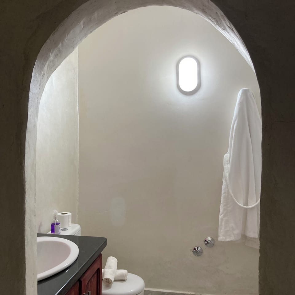 Comfort Twin Room | Bathroom | Free toiletries, hair dryer, bathrobes, bidet