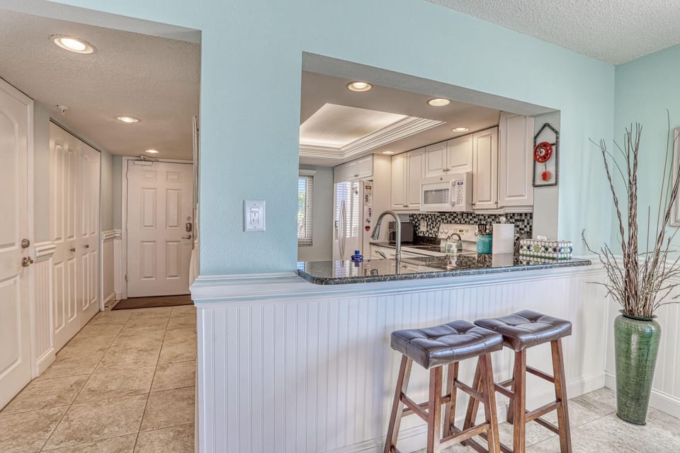 Condo, 1 King Bed (Ocean Sands 1-501) | Private kitchen | Oven, toaster