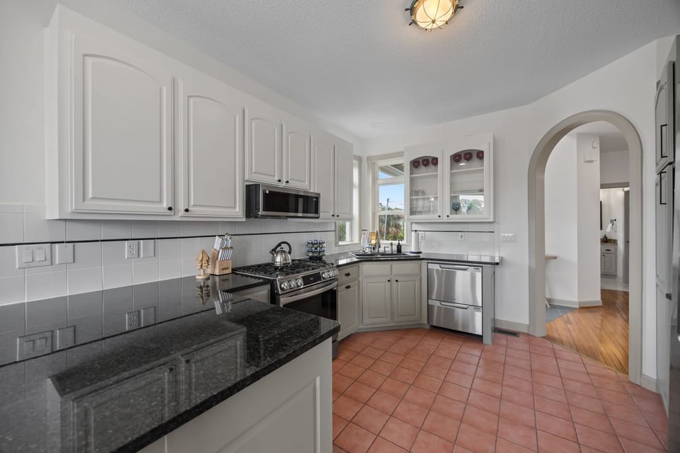 Kitchen equipped with everything you need to prepare your favorite meals.