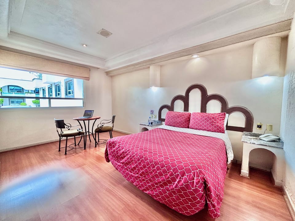 Standard Room | Premium bedding, in-room safe, desk, iron/ironing board