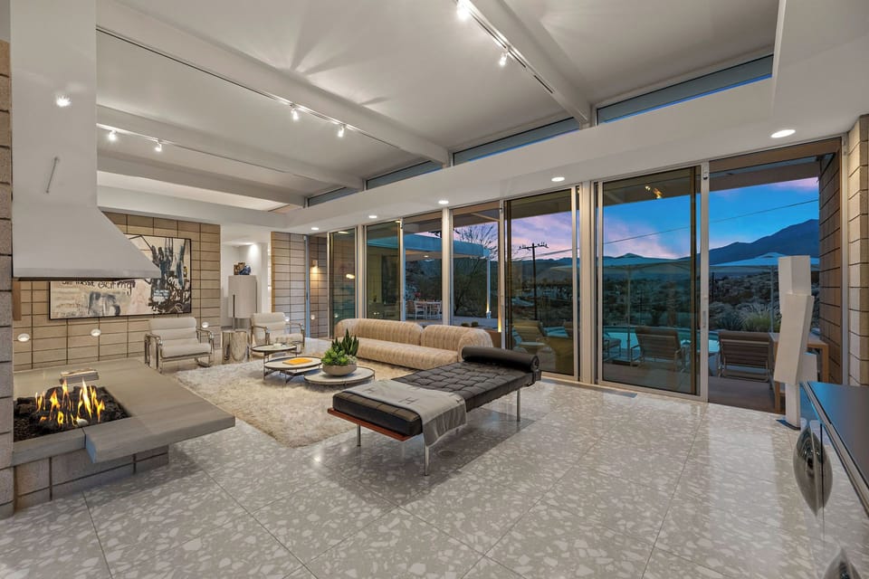 Glass Haus - Desert Retreat with Epic Views! House in Palm Springs
