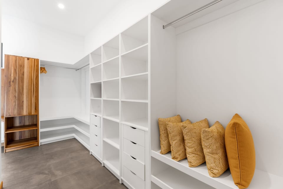 Main House – Master 1 Private Ensuite