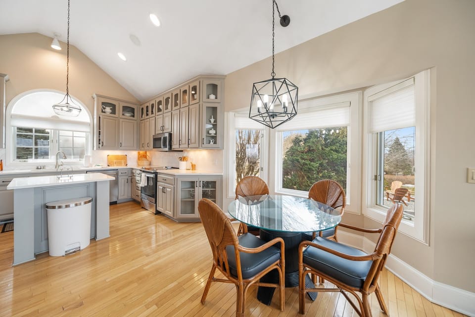 Spacious Kitchen with an Eat-In Breakfast Bay