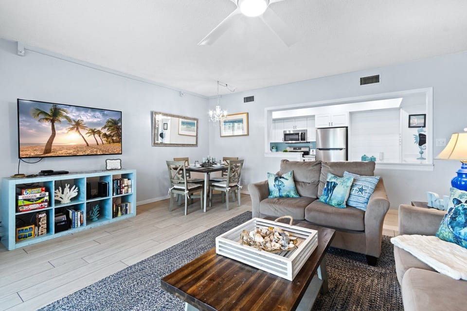 Apartment (2 Bedrooms) | Living area | 45-inch Smart TV with digital channels, table tennis
