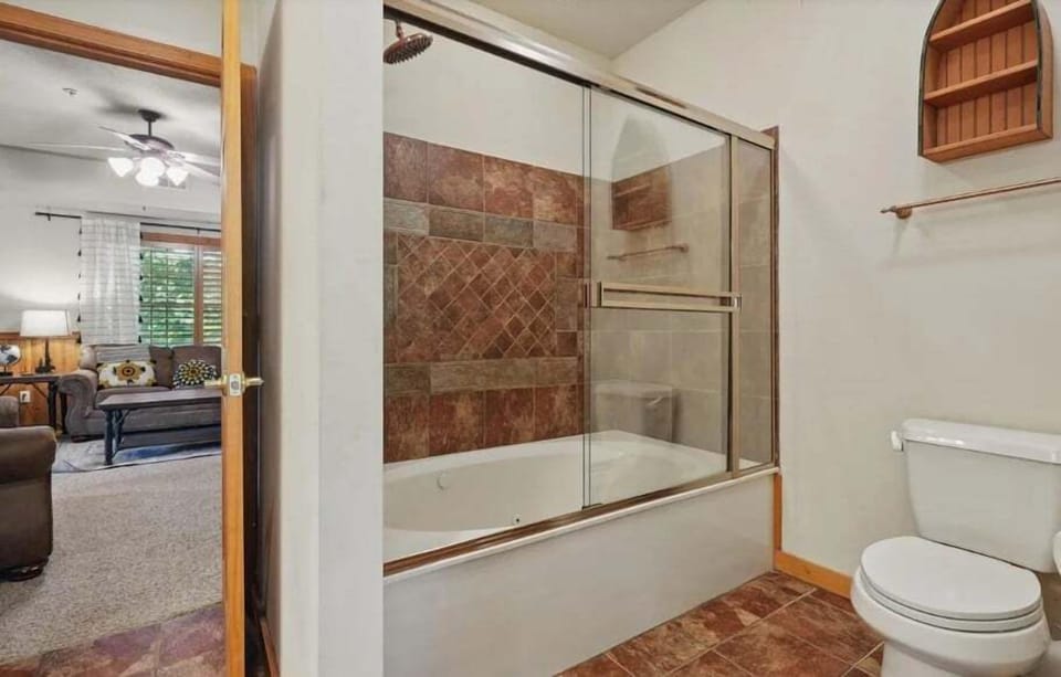Bathroom 1 Tub/Shower Combo