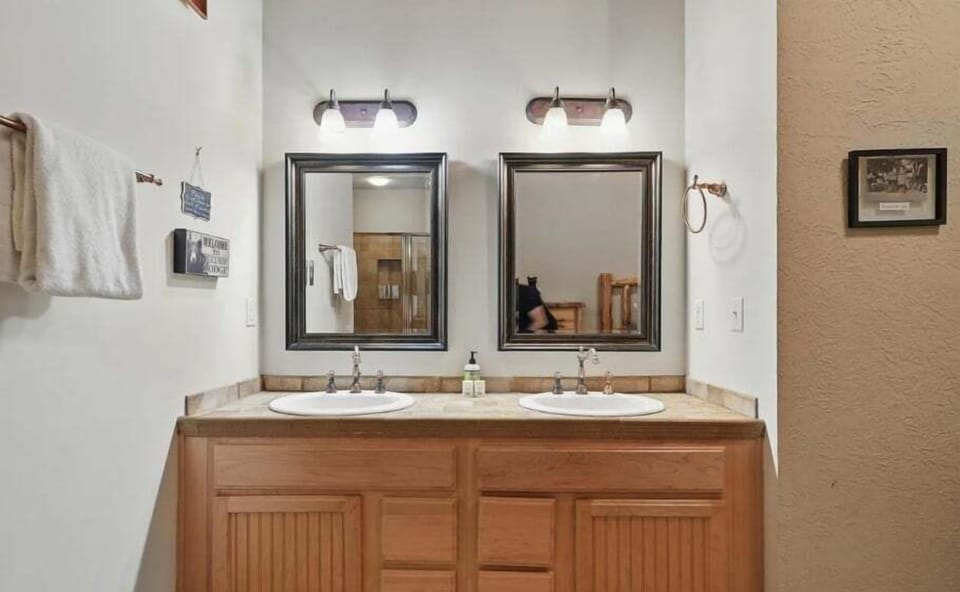 In-Bedroom Sink & Vanity