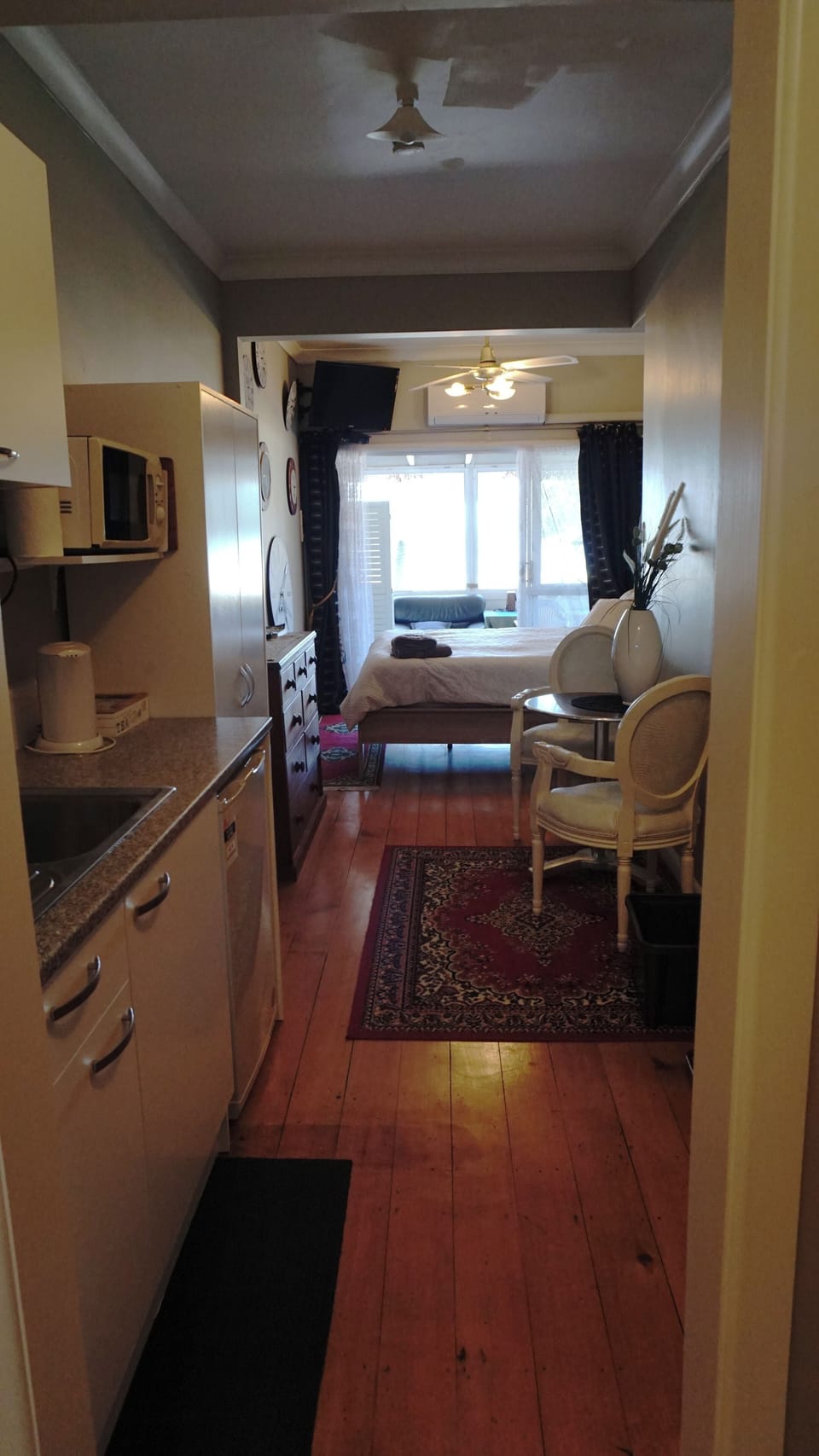 Deluxe Double Room, Private Bathroom, Sea View | Desk, laptop workspace, blackout drapes, soundproofing