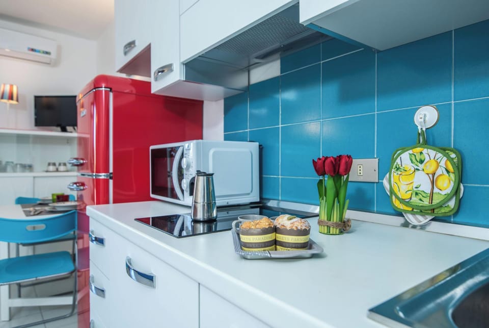 Family Studio, Refrigerator & Microwave (Vacanze Da Giuly With Shared Pool) | Private kitchen