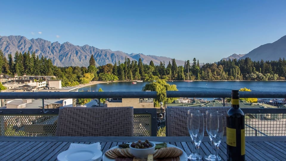 Outdoor setting and view