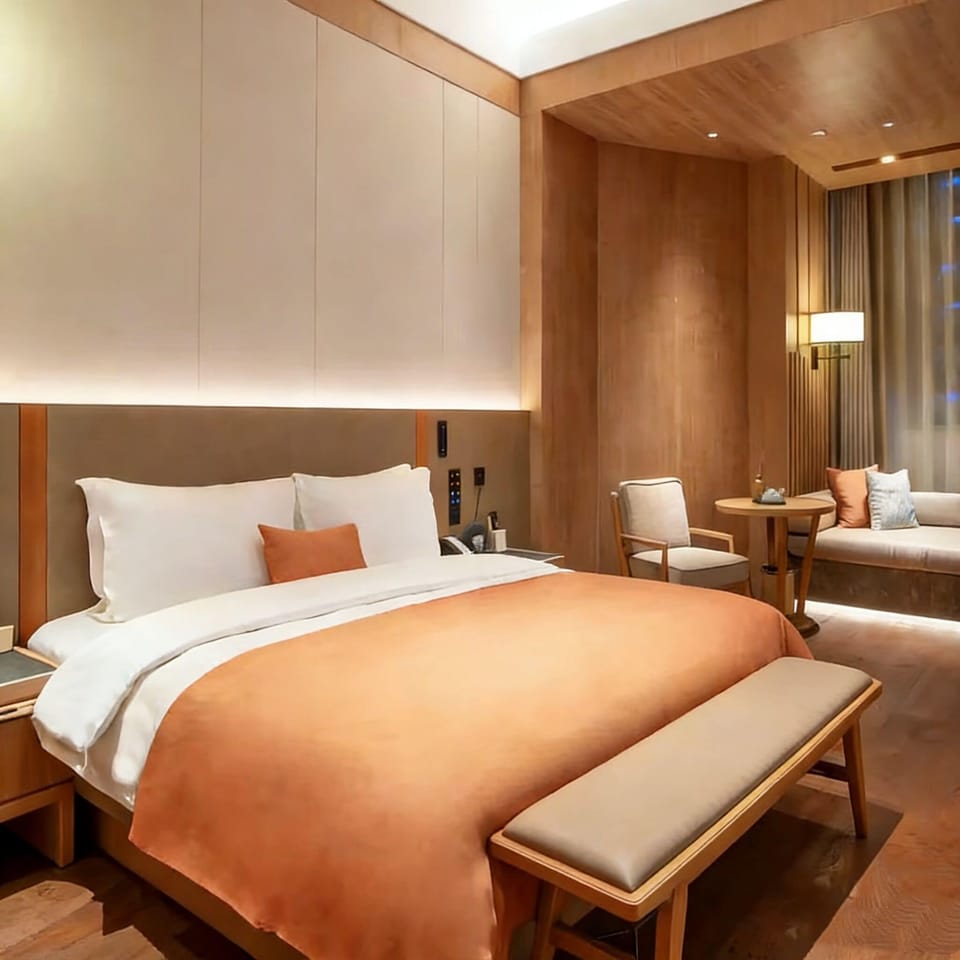 Luxury Room | In-room safe, desk, laptop workspace, blackout drapes