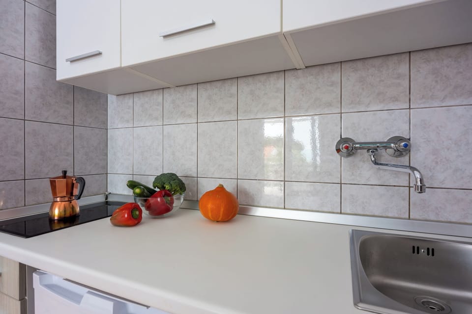 Family House, 1 Bedroom, Balcony, Sea Facing (Valdarke Vittorio Apt with Sea View) | Private kitchenette