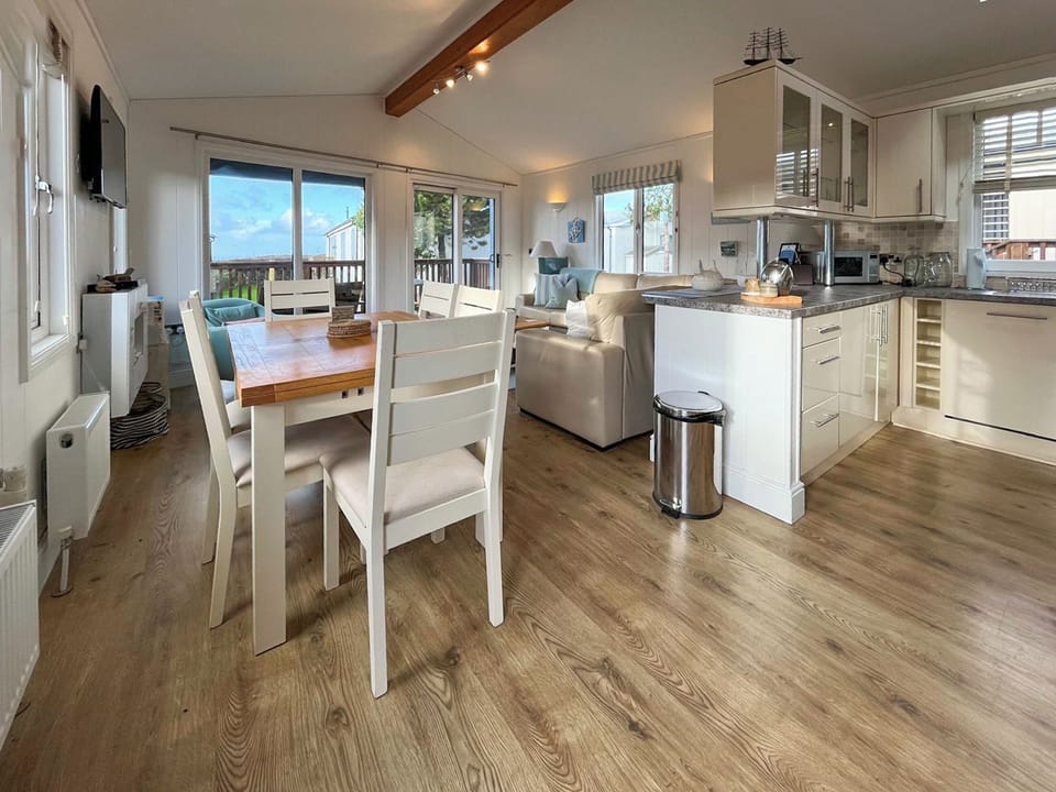 Open plan living space | 19 Salcombe Retreat, Salcombe