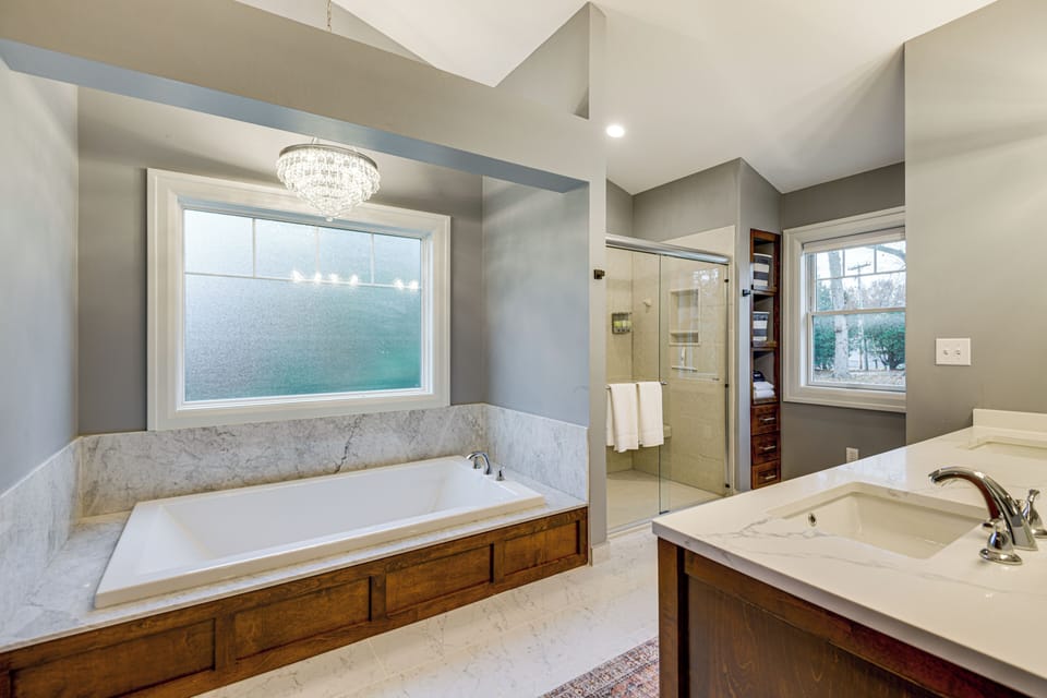 En-Suite Bathroom | Towels Provided | 1st Floor