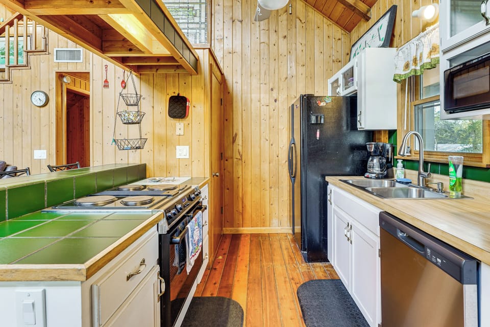 Kitchen | Cooking Basics | Coffee Maker | Main Level