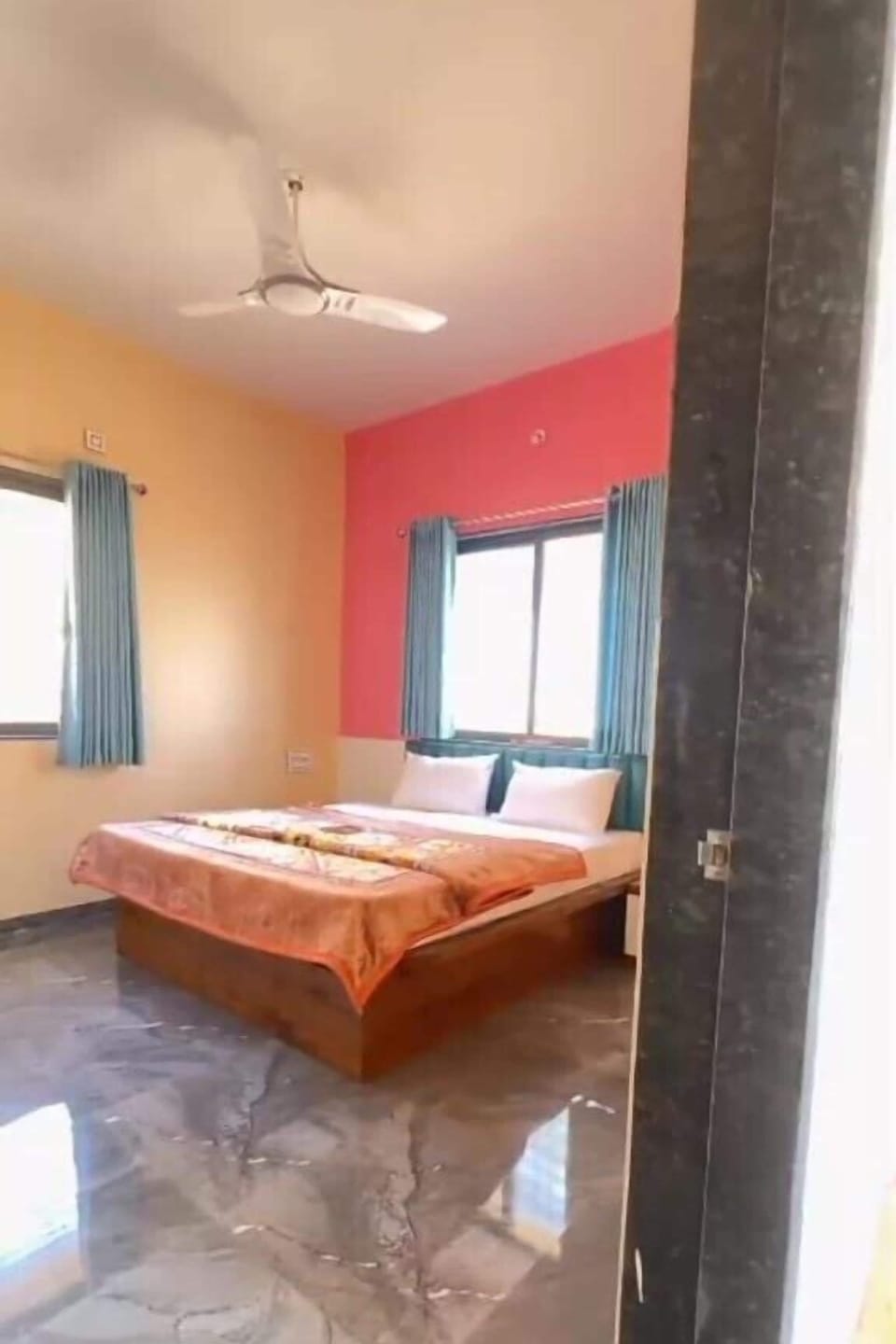 Villa, Mountain View | Rollaway beds, bed sheets