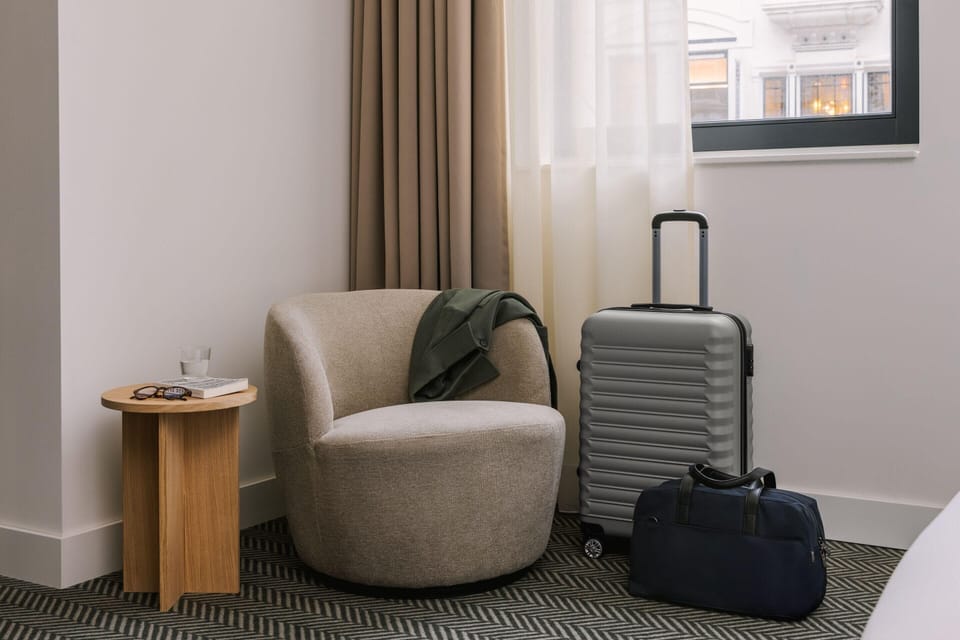 In-room safe, blackout drapes, free WiFi