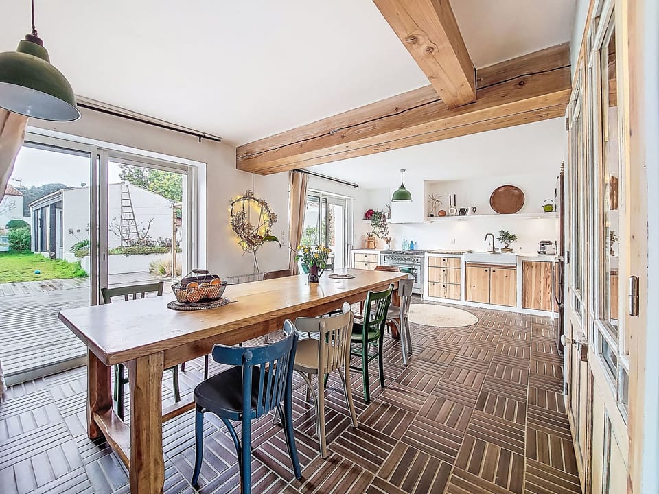 Kitchen / Dining Room