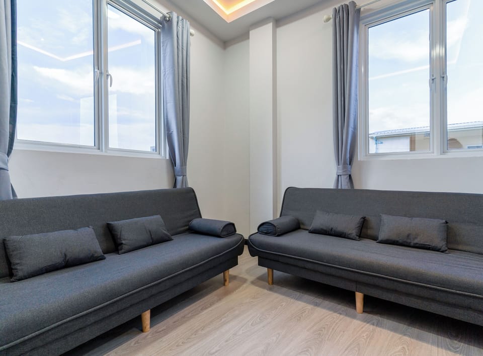 Quadruple Room | In-room safe, desk, soundproofing, free WiFi