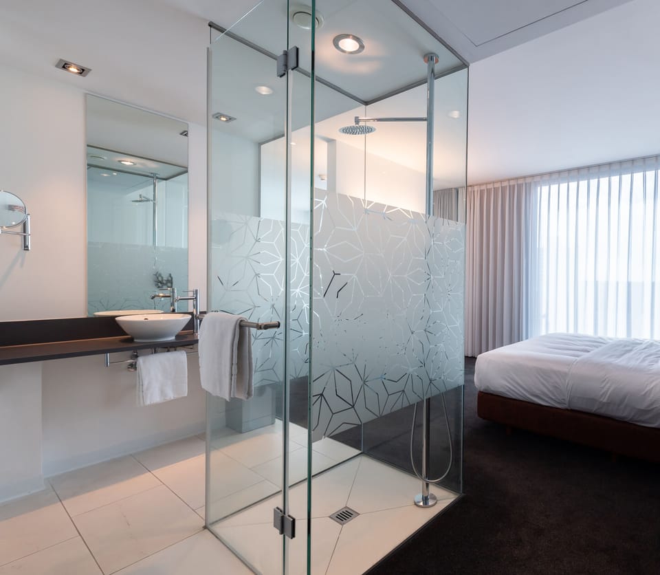 Suite, 1 Bedroom | Bathroom | Combined shower/tub, free toiletries, hair dryer, slippers