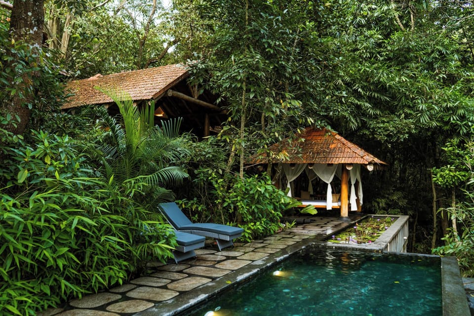 4 outdoor pools