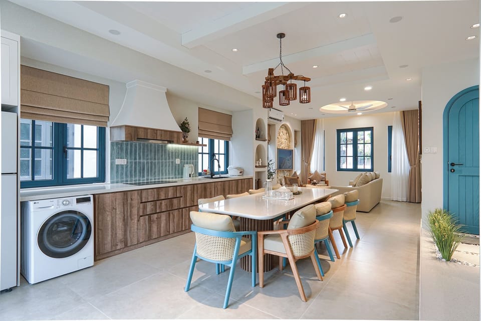Deluxe Villa, 4 Bedrooms, Garden View | Private kitchen | Fridge, microwave, oven, stovetop