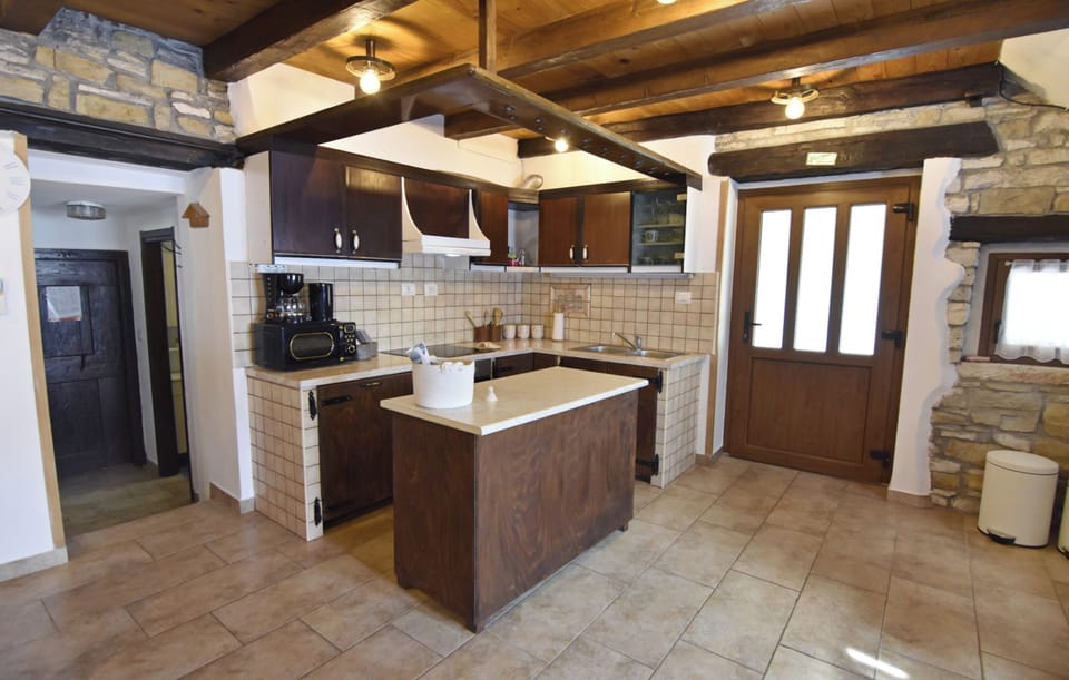 Villa, 3 Bedrooms, Private Pool, Garden View | Private kitchen