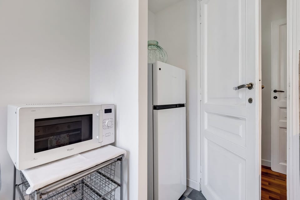 Apartment, 3 Bedrooms, Kitchen, City View | Microwave