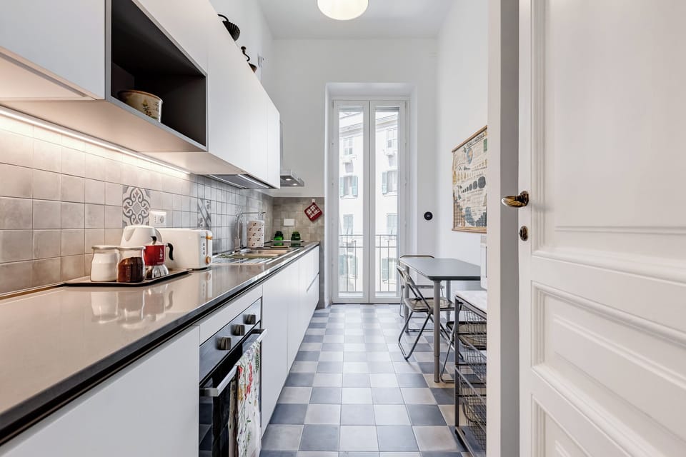 Apartment, 3 Bedrooms, Kitchen, City View | Private kitchen | Full-size fridge, microwave, oven, stovetop
