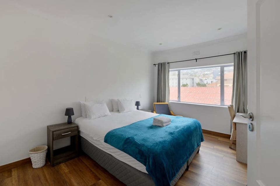 Apartment | 2 bedrooms, desk