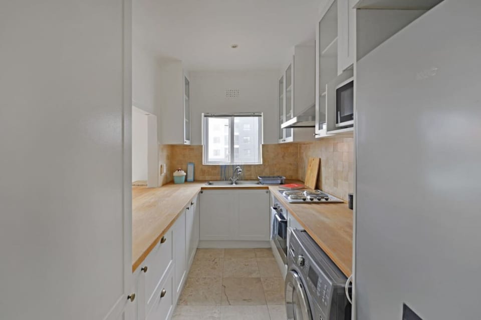 Apartment | 2 bedrooms, desk