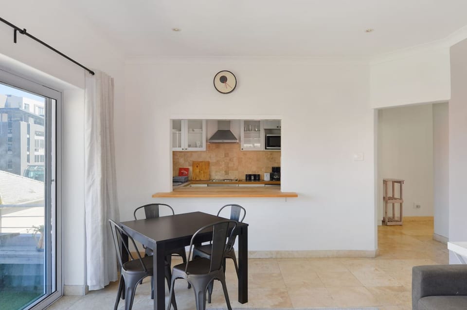 Apartment | 2 bedrooms, desk