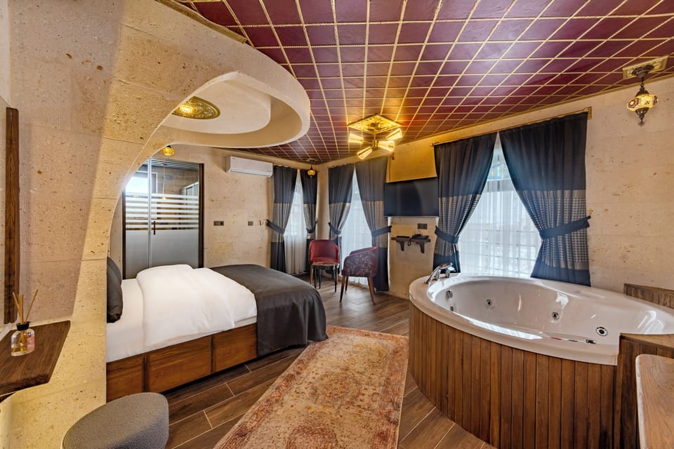 Luxury Room, Jetted Tub | Premium bedding, memory foam beds, minibar, soundproofing
