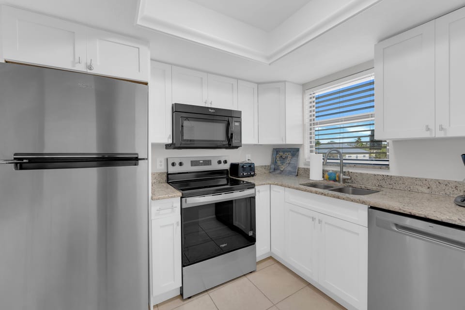 Fully equipped kitchen Villa Del Mar 303