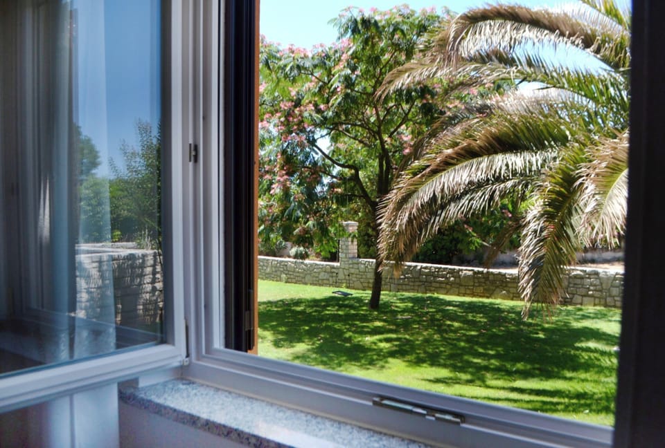 Apartment, 1 Bedroom, Balcony, Garden View | Interior