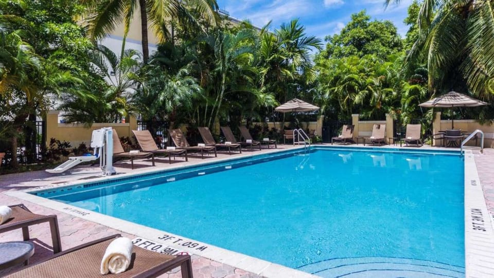 1. Hyatt Place Fort Lauderdale Cruise Port and Convention Center Hotel - Outdoor Pool.