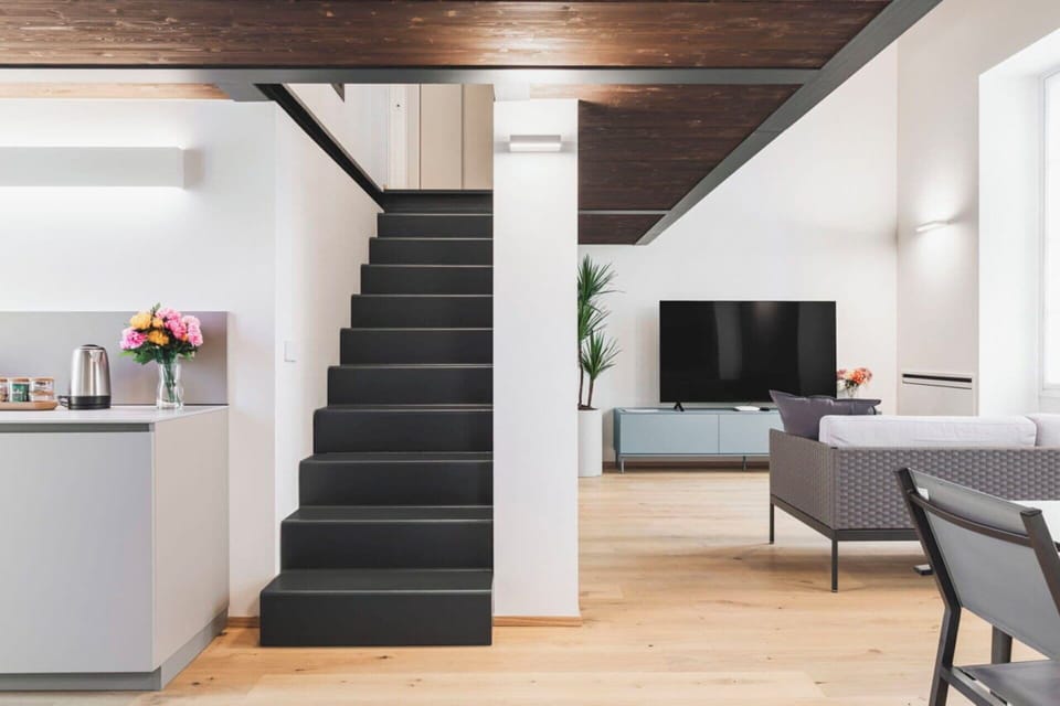 Deluxe Apartment, Balcony, Courtyard View | Living area