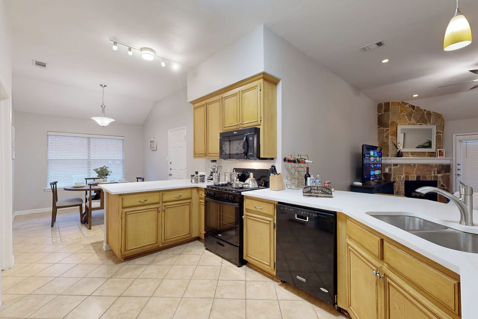 House (4 Bedrooms) | Interior
