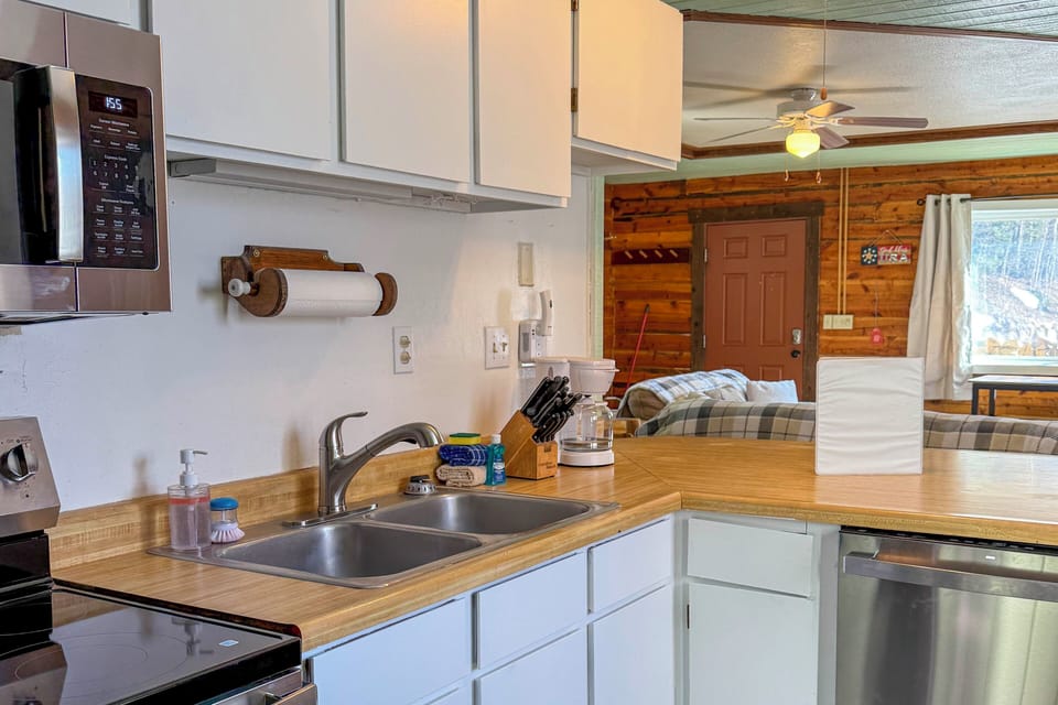 House (3 Bedrooms) | Interior